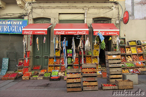 Fussgaengerzone Sarandi Street in Montevideo, Uruguay