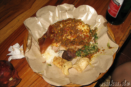 Gefuelltes Spanferkel "Babi Guling" (Roast Suckling Pig)