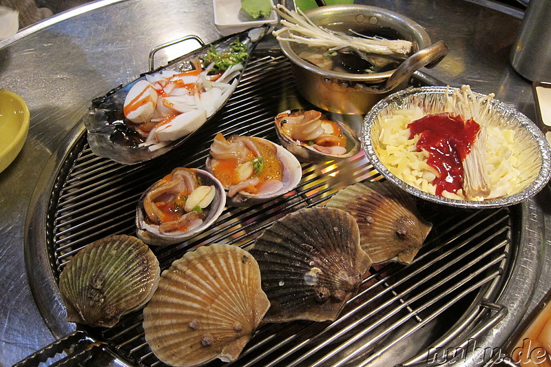Gegrillte Muscheln; Restaurant in Nohyeon, Seoul, Korea