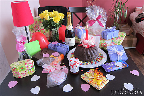 Geschenketisch zu Seyeongs 28. Geburtstag
