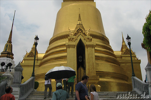 Grand Palace (Koenigspalast) und Wat Phra Kaeo Tempel in Bangkok, Thailand