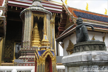 Grand Palace (Koenigspalast) und Wat Phra Kaeo Tempel in Bangkok, Thailand