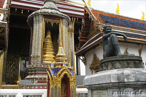 Grand Palace (Koenigspalast) und Wat Phra Kaeo Tempel in Bangkok, Thailand