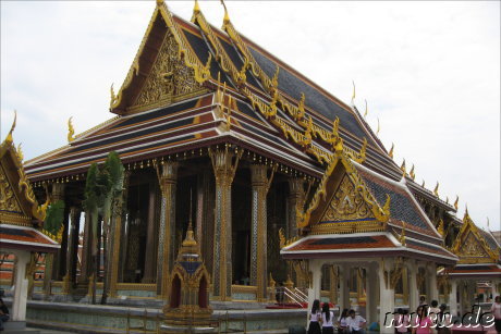 Grand Palace (Koenigspalast) und Wat Phra Kaeo Tempel in Bangkok, Thailand