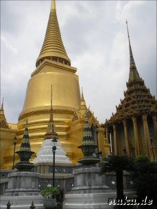 Grand Palace (Koenigspalast) und Wat Phra Kaeo Tempel in Bangkok, Thailand