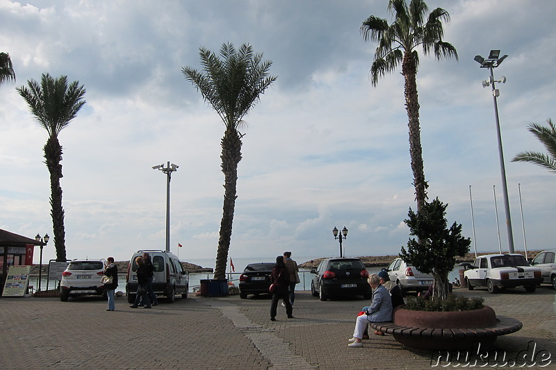 Hafenpromenade von Side in der Türkei
