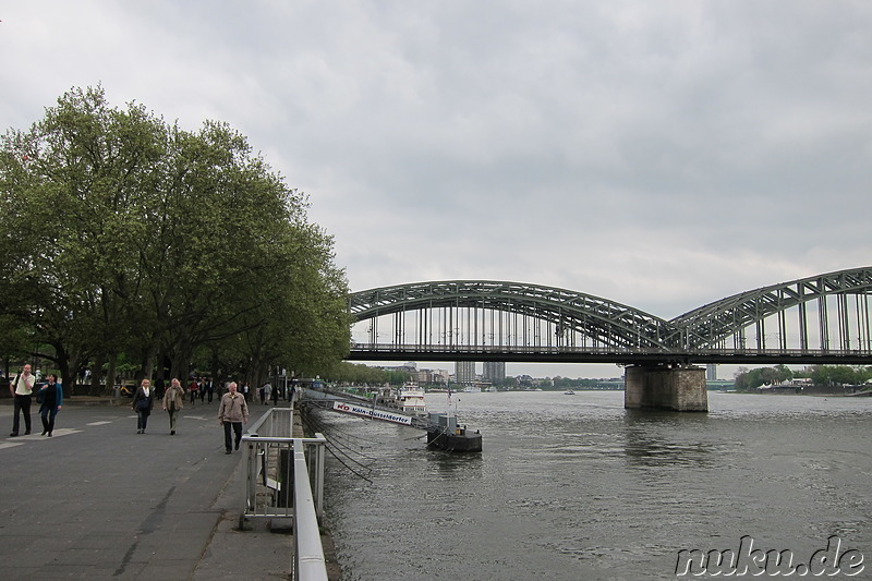 Hohenzollernbrücke über den Rhein in Köln