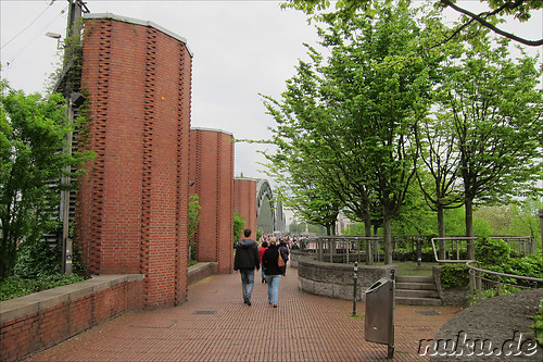 Hohenzollernbruecke ueber den Rhein in Koeln
