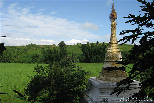 Htup-Ein Small Meditation Cave am Inle See in Burma