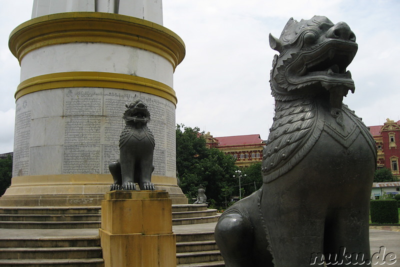Independence Monument im Mahabandoola Garden in Rangoon, Burma