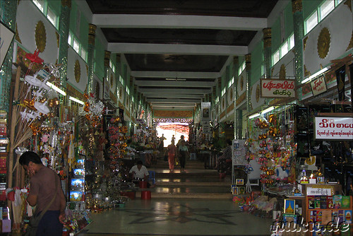 Kaba Aye Paya - Tempel in Yangon, Myanmar