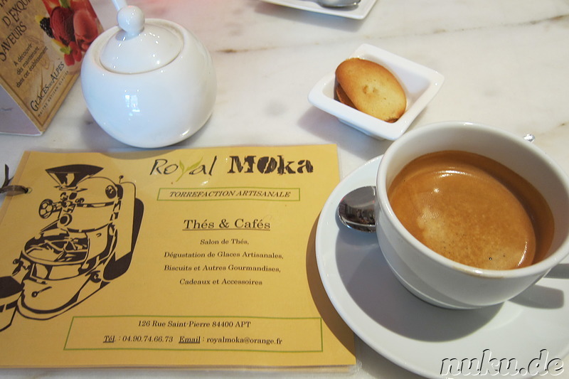 Kaffee im Cafe Royal Moka in Apt, Naturpark Luberon, Frankreich