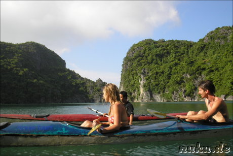 Kajaktour in Halong Bay, Vietnam Kajaktour in Halong Bay, Vietnam