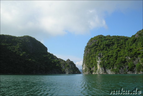 Kalkfelsen in Halong Bay, Vietnam Kalkfelsen in Halong Bay, Vietnam