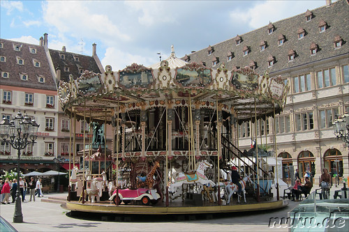 Karussell am Place Gutenberg in Strasbourg, Frankreich