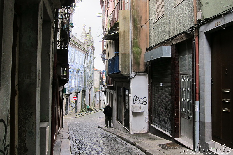 Kleine Gassen in der Altstadt von Porto, Portugal