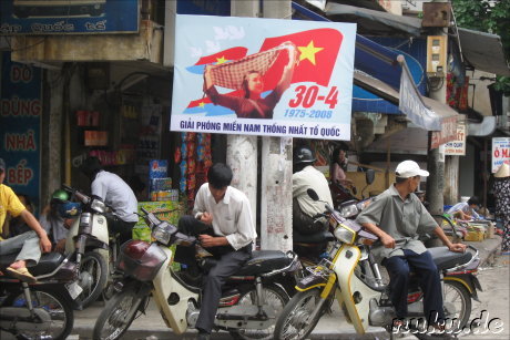 kommunistische Propaganda-Plakate in Hanoi, Vietnam