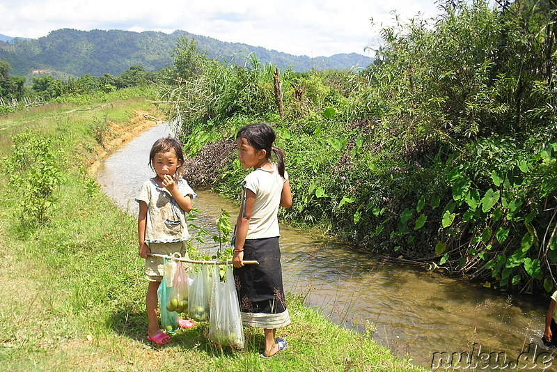 Laotische Kinder in Vang Vieng, Laos