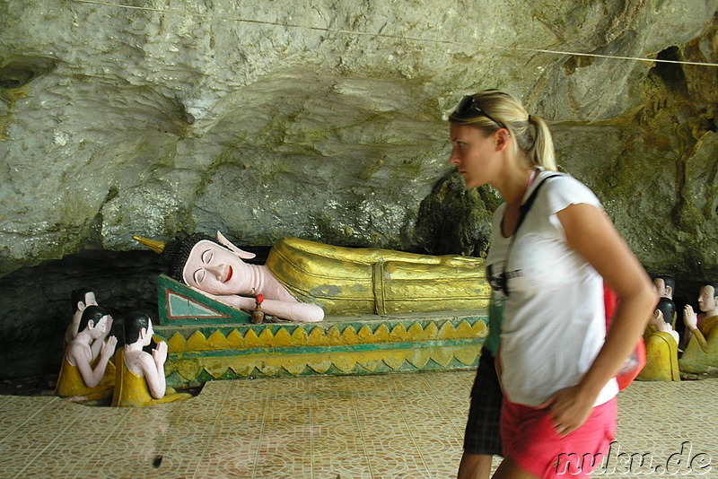 Liegender Buddha in der Elephant Cave Tham Xang