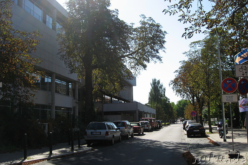 Links: Bibliothek der Technischen Universität Braunschweig