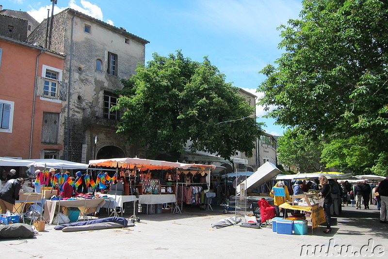 Markt in Bonnieux im Naturpark Luberon, Frankreich