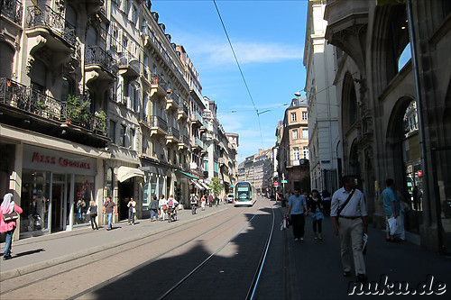 Moderne Strassenbahn in Strasbourg, Frankreich