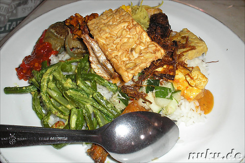 Nasi Campur - Typisches indonesisches Fruehstueck