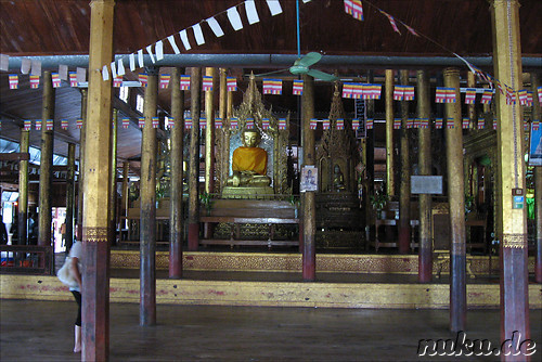 Nga Hpe Kyaung - Jumping Cat Monastery