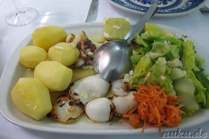 Oktopus mit Kohl und Kartoffeln - portugiesische Küche