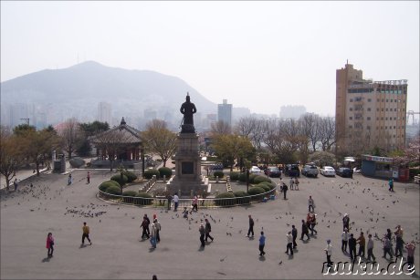 Platz vor dem Busan Tower