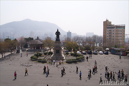 Platz vor dem Busan Tower