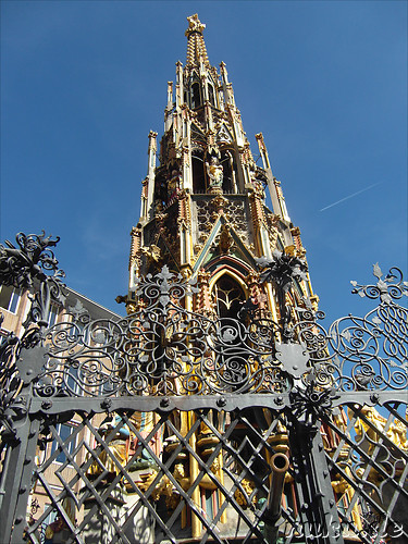 Schoener Brunnen am Hauptmarkt in Nuernberg