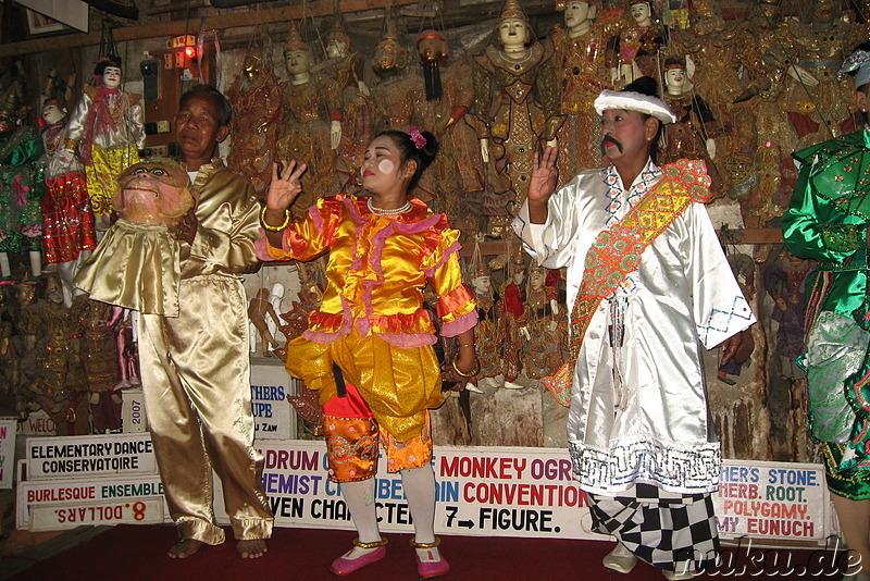 Show der Moustache Brothers in Mandalay, Myanmar