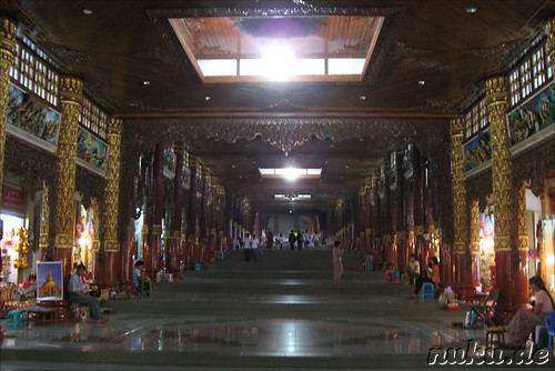 Shwedagon Paya - Tempel in Yangon, Myanmar