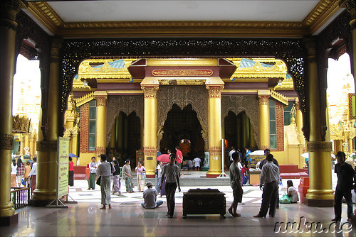 Shwedagon Paya - Tempel in Yangon, Myanmar