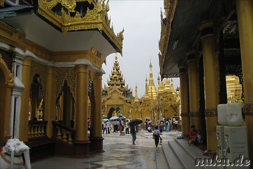 Shwedagon Paya - Tempel in Yangon, Myanmar
