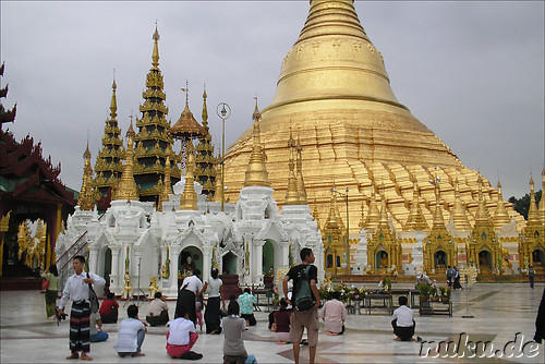 Shwedagon Paya - Tempel in Yangon, Myanmar