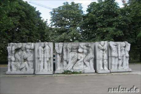 Skulptur am Roten Rathaus, Berlin