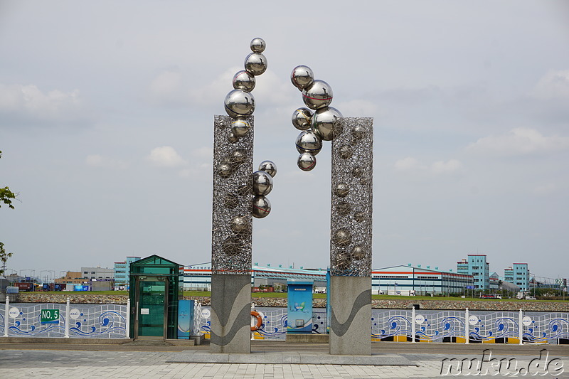 Skulptur am Wasser in Jeongseojin (정서진), Incheon