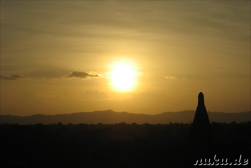 Sonnenuntergang am Buledi Tempel in Bagan