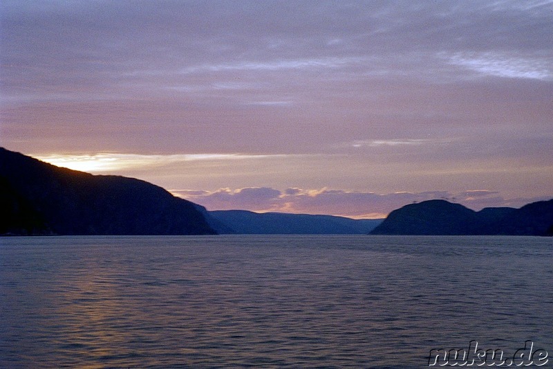 Sonnenuntergang am Meer in Tadoussac, Kanada