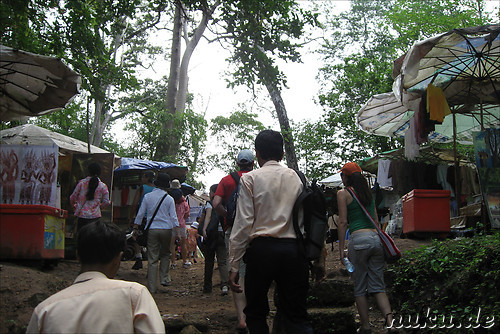 Souvenirhaendler am Phimeanakas Tempel