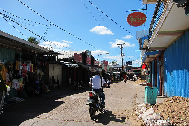 Spaziergang durch die Innenstadt von Coron Town, Busuanga Island, Philippinen