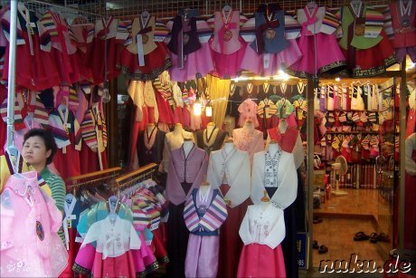 Traditionelle koreanische Kleidung, hier insbesondere fuer Kinder