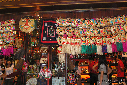 Typisches Souvenirgeschaeft in Hanoi
