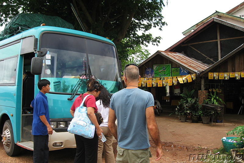 Unser Bus an der Raststätte zwischen Vientiane und Vang Vieng