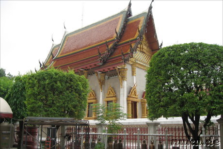 Wat Intharawihan Tempel,  Bangkok, Thailand