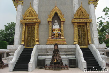 Wat Intharawihan Tempel,  Bangkok, Thailand