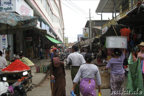 Zeigyo Central Market in Mandalay, Myanmar