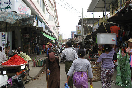 Zeigyo Central Market in Mandalay, Myanmar